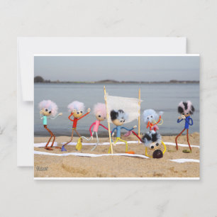 Fubby poppetjes die beach volleybal spelen. briefkaart