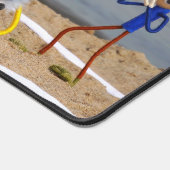 Fubby poppetjes die beach volleybal spelen. bureaumat (Hoek)