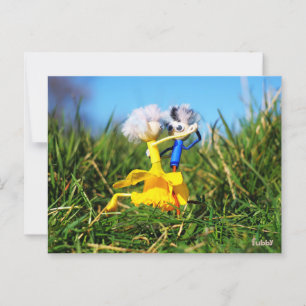 Fubby poppetjes die dansen met Narcissenjurk. Briefkaart