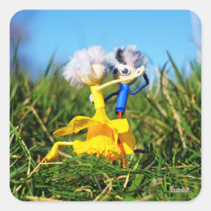 Fubby poppetjes die dansen met Narcissenjurk. Vierkante Sticker
