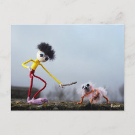 Fubby speelt buiten met dier. briefkaart