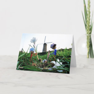 Fubby's bij een molen planten een krokus bol. bedankkaart