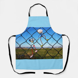 Fubby's die een hek beklimmen. schort