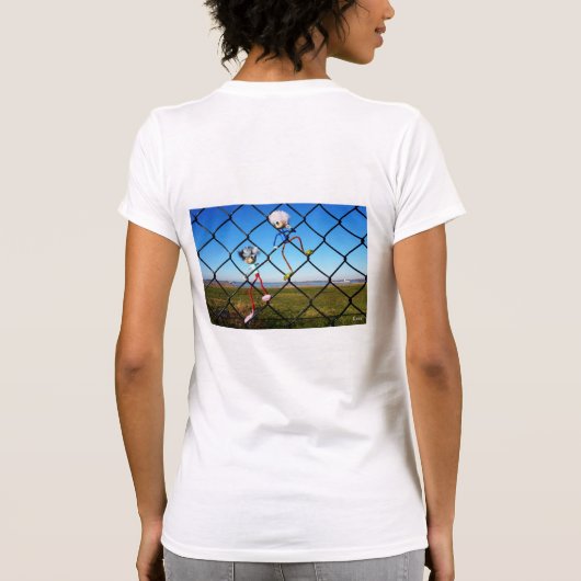 Fubby's die een hek beklimmen. t-shirt (Achterkant)