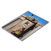 Fubby's die een vogelhuis beklimmen. notitieboek (Linkerzijde)