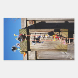 Fubby's die een vogelhuis beklimmen. rechthoekige sticker