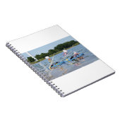 Fubby's die een wedstrijdje Peddelboard doen. Notitieboek (Rechterzijde)