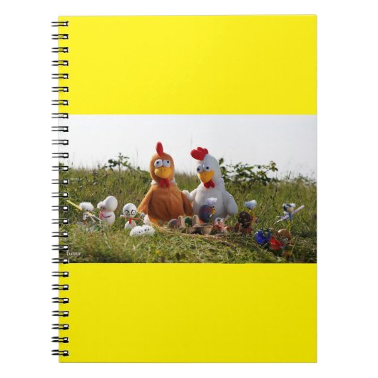 Fubby's die eieren verven van kippen Vrolijk Pasen Notitieboek (Voorkant)