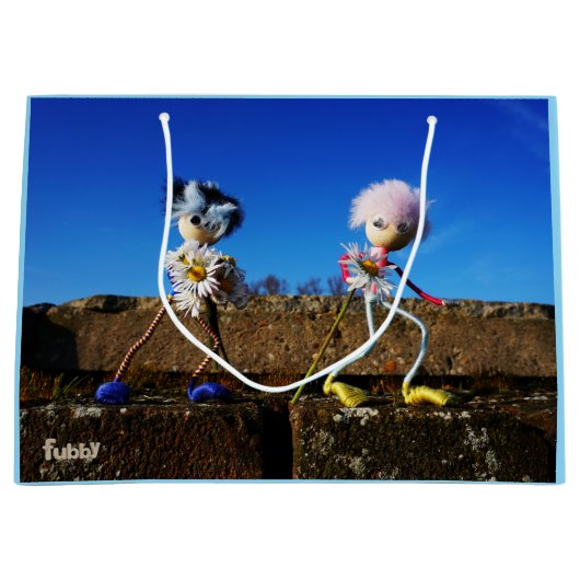 Fubby's die elkaars Valentijn zijn. Groot Cadeauzakje (Voorkant)