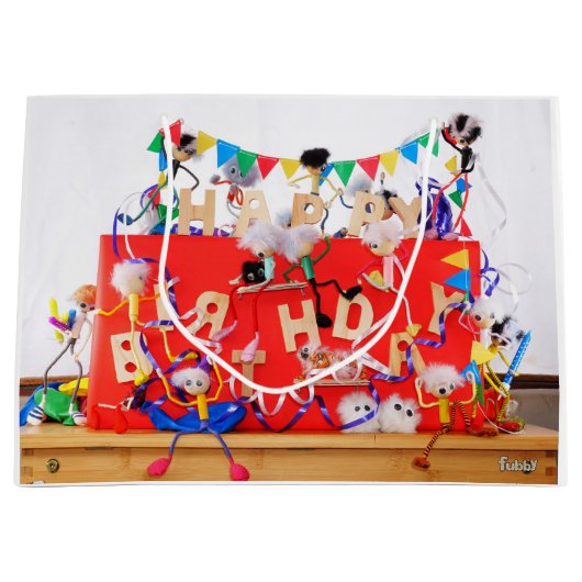 Fubby's die feest vieren voor verjaardag. groot cadeauzakje (Voorkant)