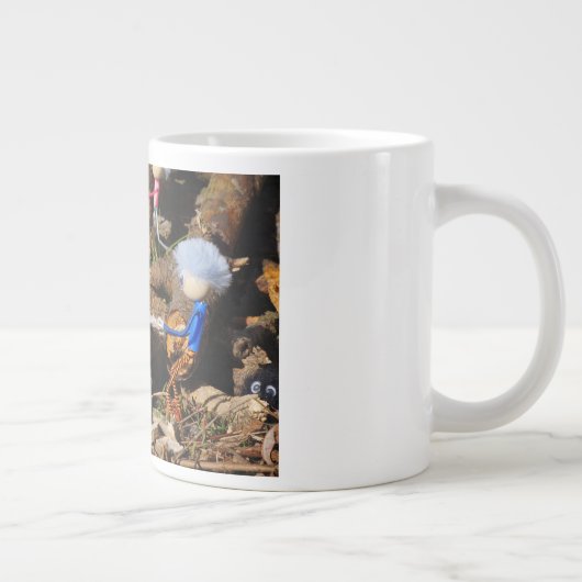 Fubby's die hout zagen. grote koffiekop (Rechts)