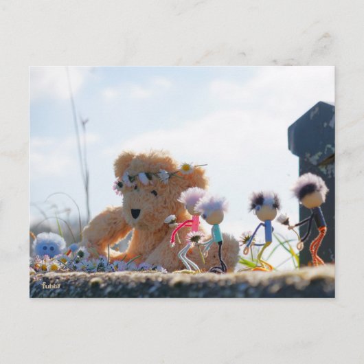 Fubby's die madeliefjes naar een Beer brengen. Briefkaart (Voorkant)