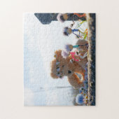 Fubby's die madeliefjes naar een Beer brengen. Legpuzzel (Verticaal)