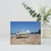 Fubby's die op het strand een pizza stelen. briefkaart (Staand voorkant)