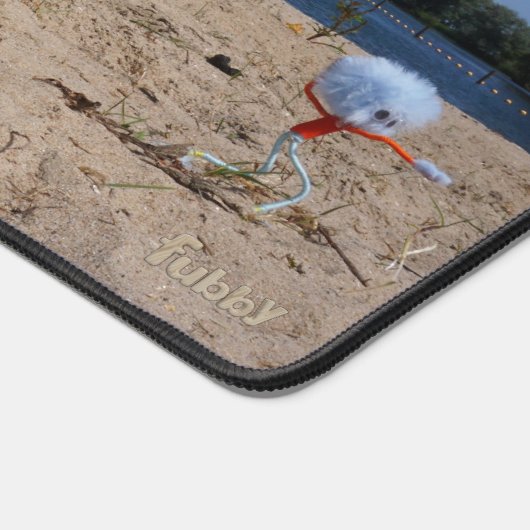 Fubby's die op het strand een pizza stelen. bureaumat (Hoek)