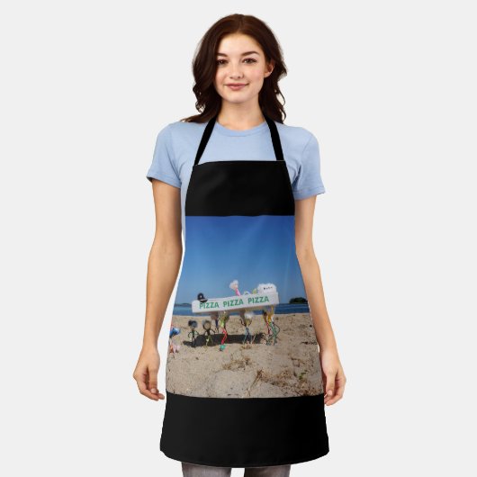 Fubby's die op het strand een pizza stelen. schort (Gedragen)