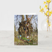 Fubby's die Paas eieren verzamelen. Kaart (Gele Bloem)