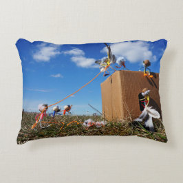 Fubby's die spelen met veren en vliegen. accent kussen