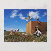 Fubby's die spelen met veren en vliegen. briefkaart (Voorkant)