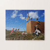 Fubby's die spelen met veren en vliegen. legpuzzel (Horizontaal)