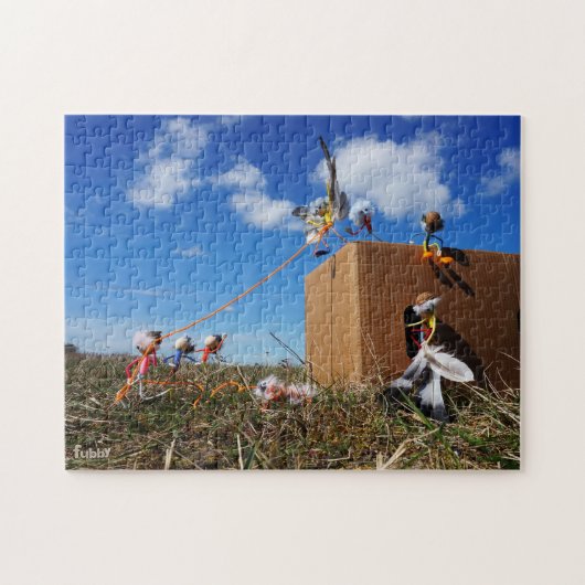 Fubby's die spelen met veren en vliegen. legpuzzel (Horizontaal)