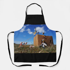 Fubby's die spelen met veren en vliegen. schort