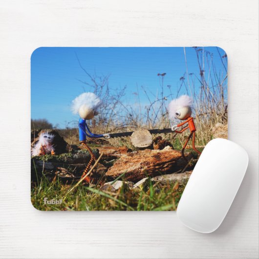 Fubby's die stam van boom doorzagen. muismat (Met muis)