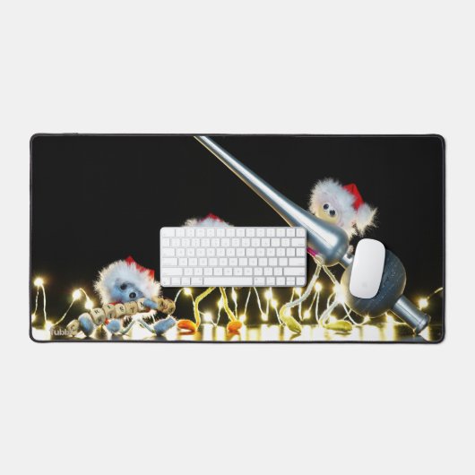 Fubby's in Kerstsfeer met Kerstdecoratie. Bureaumat (Keyboard & Muis)