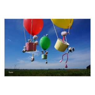 Fubby's in luchtballonnen die op avontuur gaan. perfect poster