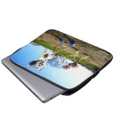 Fubby's in natuur met madeliefjes. laptop sleeve (Voorkant onderkant)