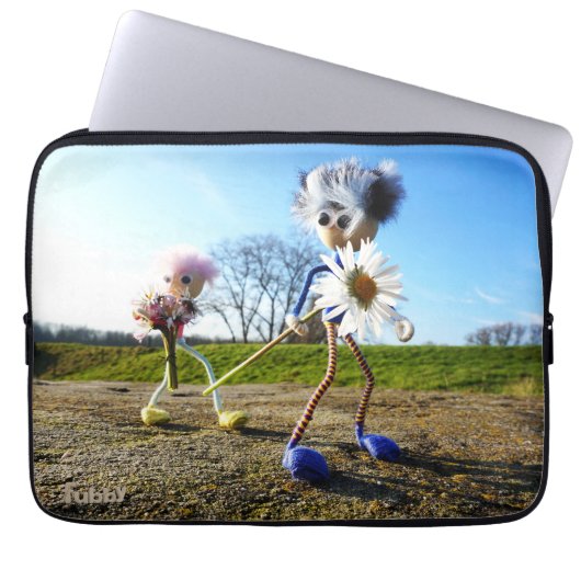 Fubby's in natuur met madeliefjes. laptop sleeve (Voorkant)