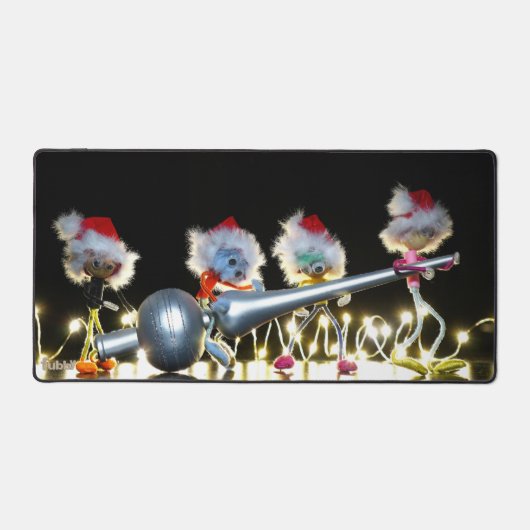 Fubby's met Kerstdecoratie in Kerstsfeer. Bureaumat (Voorkant)