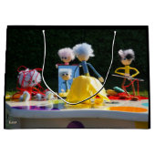 Fubby's met Tulpen jurk bij atelier. Groot Cadeauzakje (Voorkant)