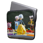 Fubby's met Tulpen jurk bij atelier. Laptop Sleeve (Voorkant Links)