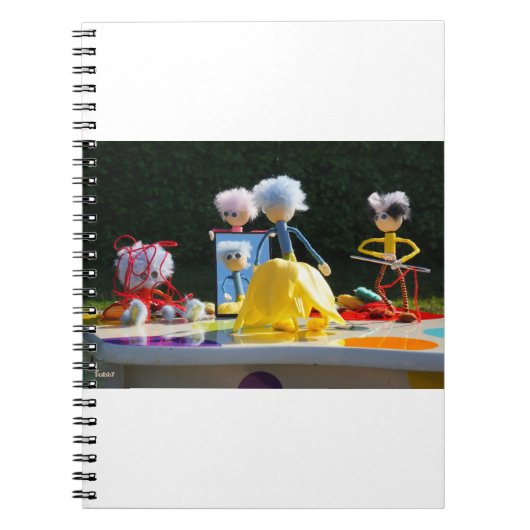 Fubby's met Tulpen jurk bij atelier. Notitieboek (Voorkant)