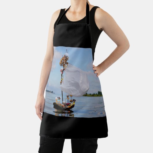 Fubby's op avontuur op Boomschors zeilboot. Schort (Insitu)