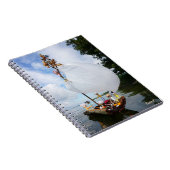 Fubby's op een houten zeilboot promotie milieu. notitieboek (Rechterzijde)