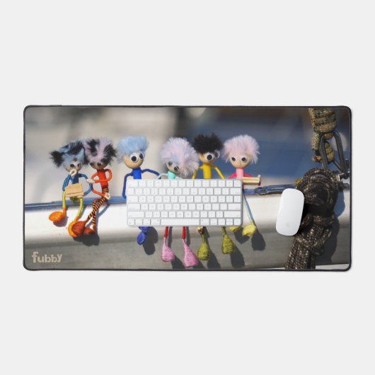 Fubby's op giek in 'Manhatten' poster. Bureaumat (Keyboard & Muis)