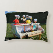 Fubby's op piano die muziek maken en dansen. accent kussen (Achterkant)