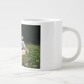 Fubby's op piano die muziek maken en dansen. grote koffiekop (Rechts)