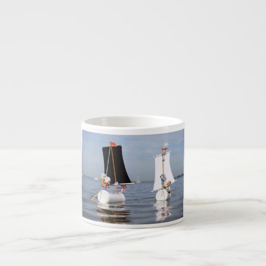 Fubby's op zee tegen plastic vervuiling. espresso kop (Voorkant)