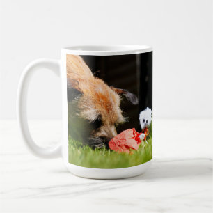 Fubby's spelen een persiflage met hond als stier. koffiemok