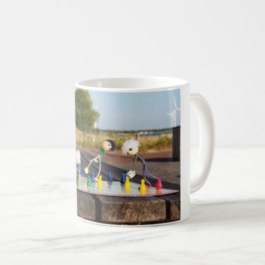 Fubby's spelen 'mens erger je niet !'. koffiemok (Voorkant rechts)