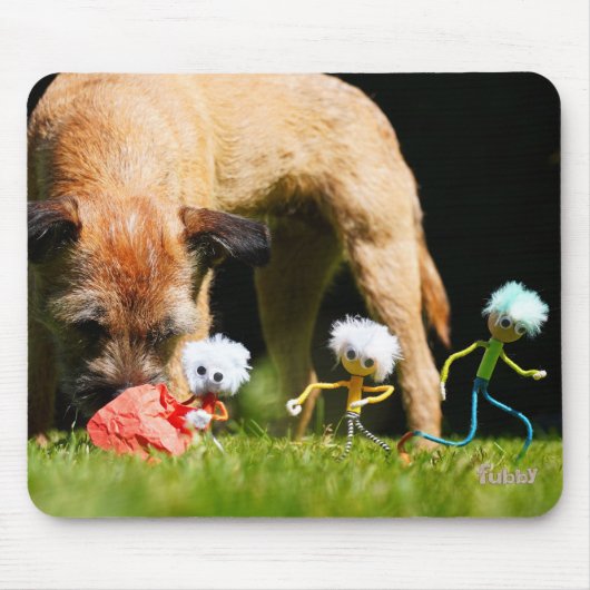 Fubby's stier scene spelend met een Hond. Muismat (Voorkant)