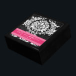 Fuchsia Black en White Damask Wedding Jubileum Cadeaudoosje<br><div class="desc">Wedding Black Lacquer Keepomwille Custom Designer Specialized Jewelry Box of Memory Box Elegant Unique Wedding Jubileum kerstcadeaus of Valentijnsdag Gifts Farmhouse Wedding,  Victoriaans bruiloft,  middeleeuwse renaissance Wedding,  Black and White Floral Wedding</div>