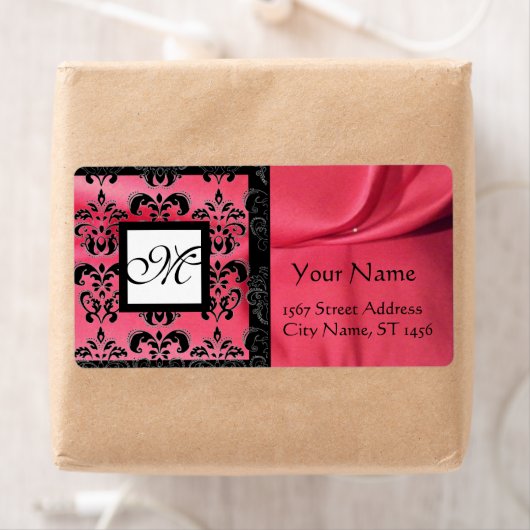 FUCHSIA BLACK PINK SILK DAMASK, SQUARE MONOGRAM ETIKET (Insitu)