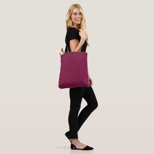 Fuchsia-driehoeken op zwart All-Over-Design Tas (Op model)