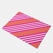 Fuchsia en levend koraal vijf strepen patroon deurmat (Schuin)