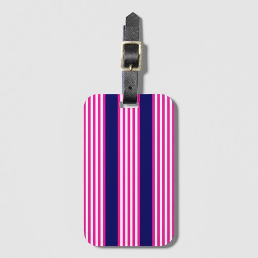 Fuchsia en white vijf strepen patroon met blauw bagagelabel (Voorkant (verticaal))