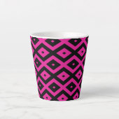 Fuchsia- en zwart diamantpatroon latte mok (Voorkant)